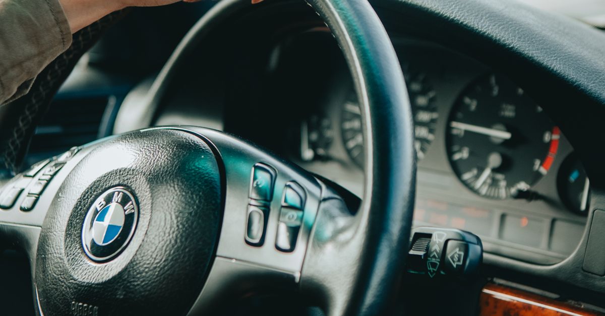Interactive Online Forums for Sharing Driving Test Experiences