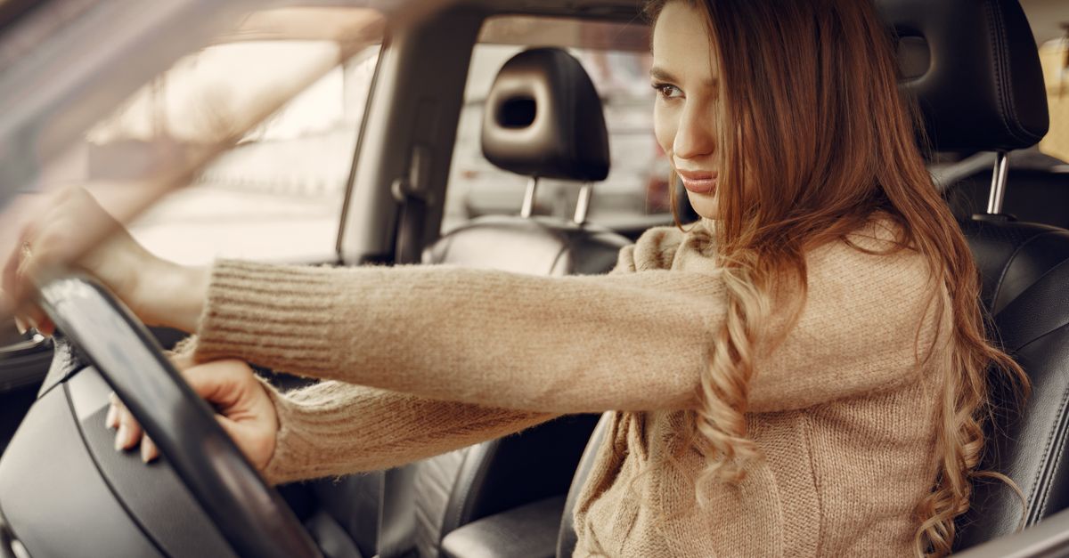 Structuring In-Car Lessons for Optimal Learning Outcomes